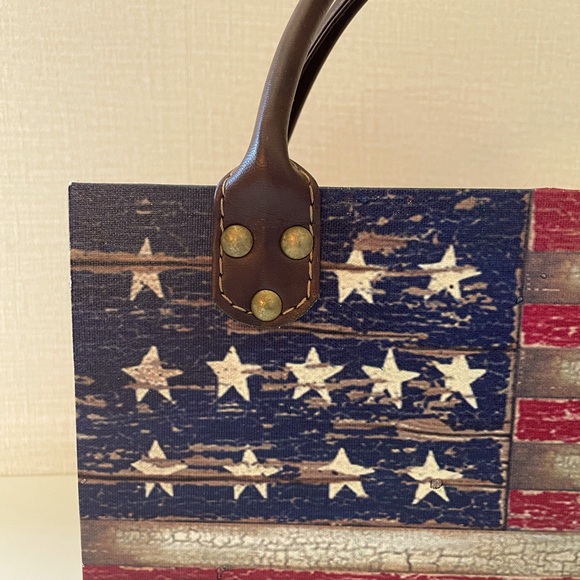 Decorative Wooden American Flag Box with Handles, Weathered Design, 11 x… - Picture 5 of 7